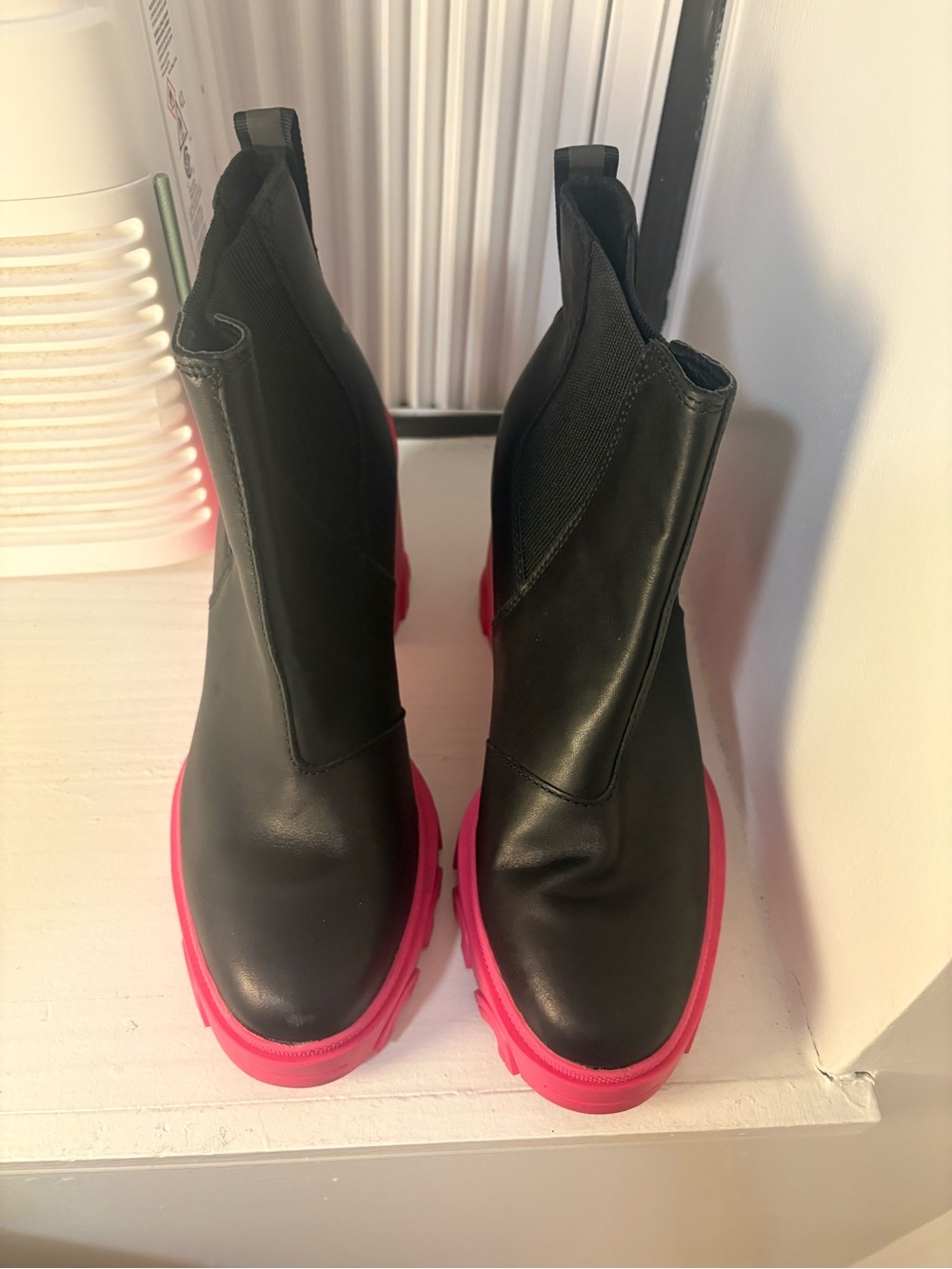 Sorel Black Leather Chelsea Ankle Boots with Hot Pink Lug Sole
